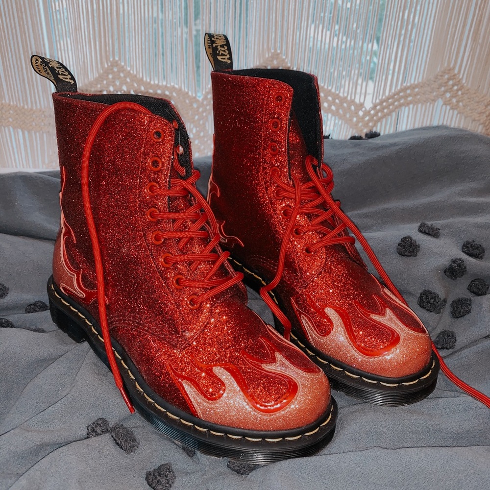 RARE DR MARTENS
